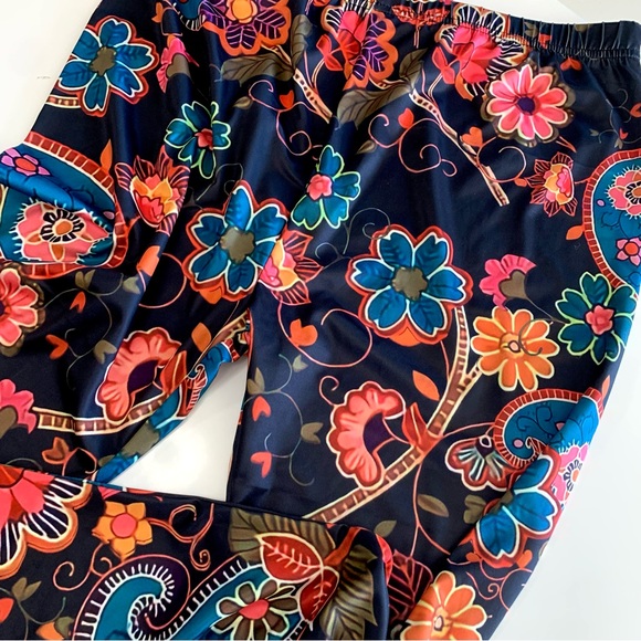 SHEIN Pants - Colorful Fall Floral Leggings